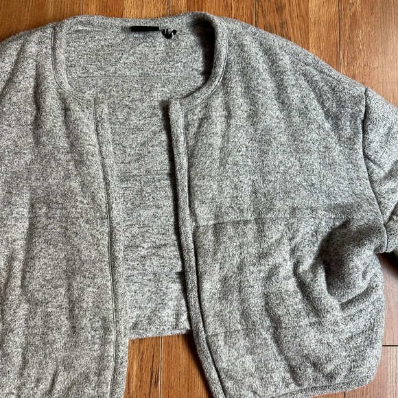 Urban outfitters cropped sweater/jacket - Picture 3 of 12